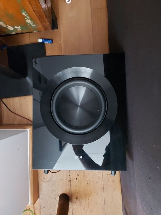 Sistema de Som LG S72T1-S — Home Cinema, 4 Colunas Torre + Subwoofer +