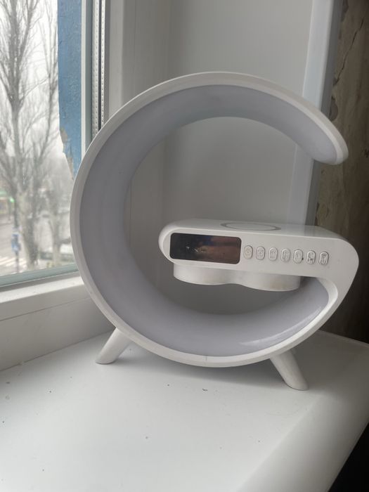 Продам колонку блютуз,будильник ,часы,ночник,безпроводная зарядка