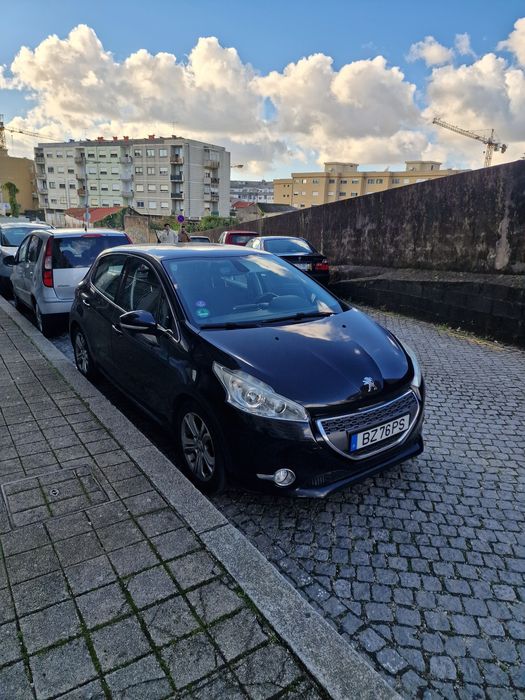 Peugeot 208 1.6 VTi (120cv) – Conforto, estilo e fiabilidade!
