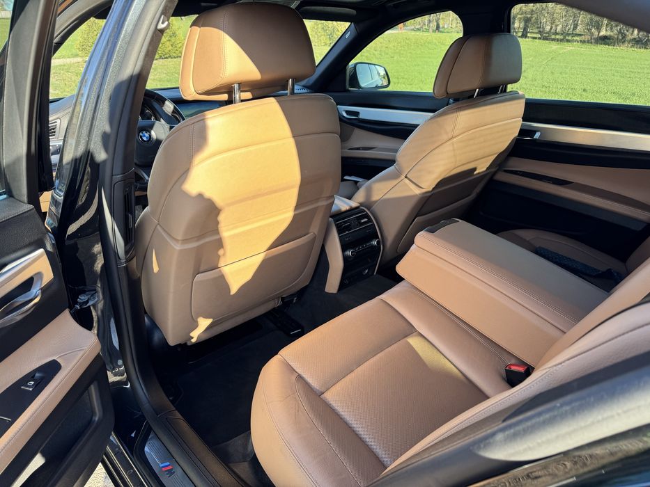 BMW Seria 7 740d dociągi masaże itp