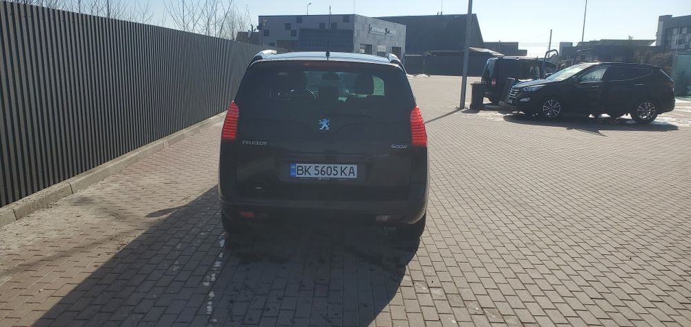 Peugeot 5008 1.6 дізель