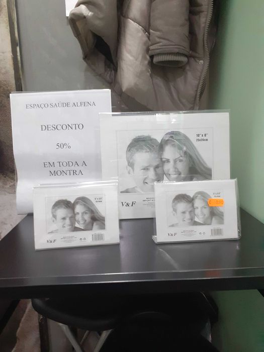 Suporte em acrílico para fotos ou folhetos informativos