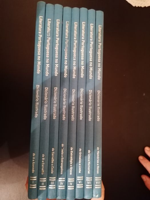 Enciclopédia Literatura portuguesa no mundo, 8 volumes, Porto editora