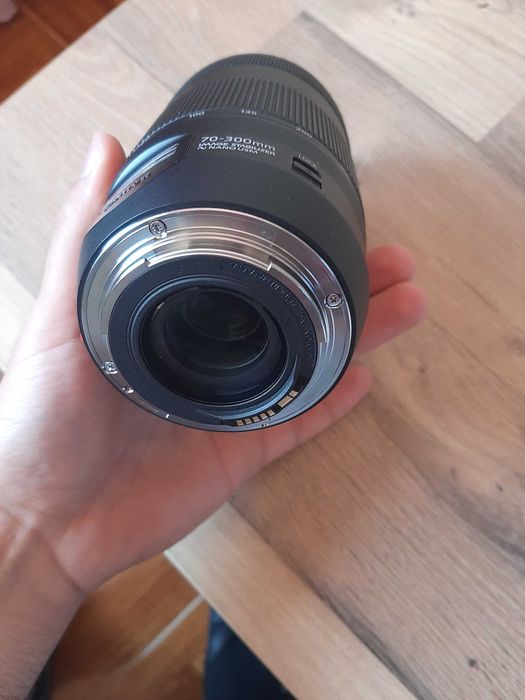 Canon 70-300 f 4-5.6 nano