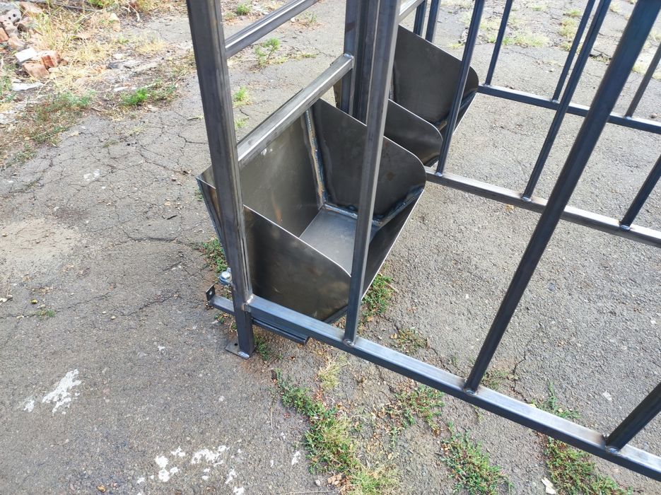 Станки для осіменіння свиноматок