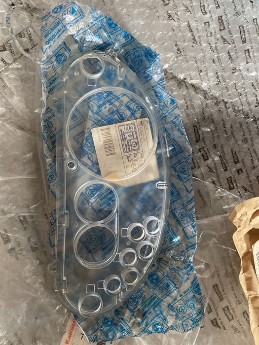 PIAGGIO GILERA RUNNER Osłona Licznika Wypełnienie szyba licznika N997