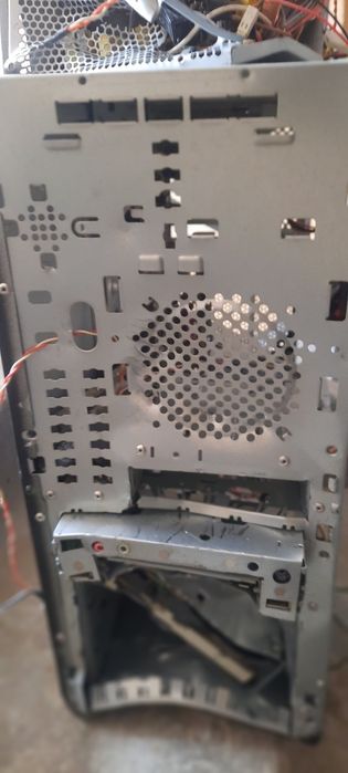 Монитор Philips и системный блок запчасти