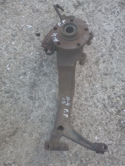 Audi a4 b5 a4b5 a6C5 A6 C5 Passat B5 zwrotnica prawa prawy przód