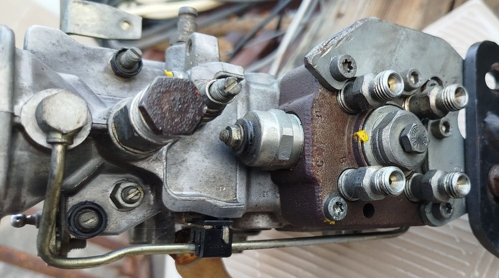 Bomba injetora Ford Transit (bico pato)