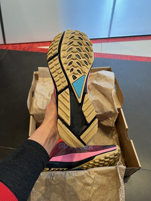 Продам кросівки nike goretex trail