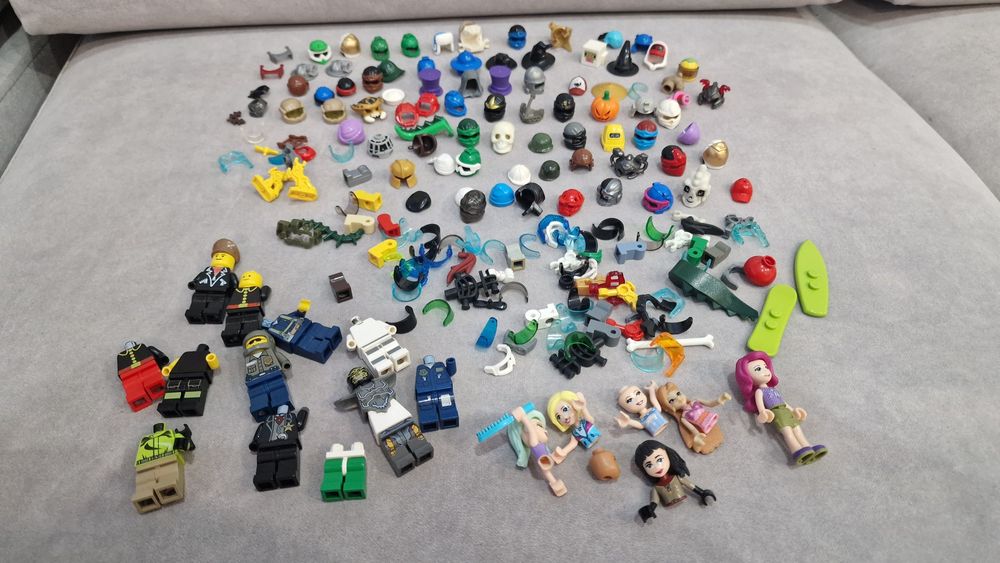 Lego czapki akcesoria ludziki całość