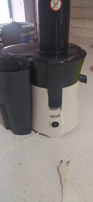 Maquina/ centrífuga sumos