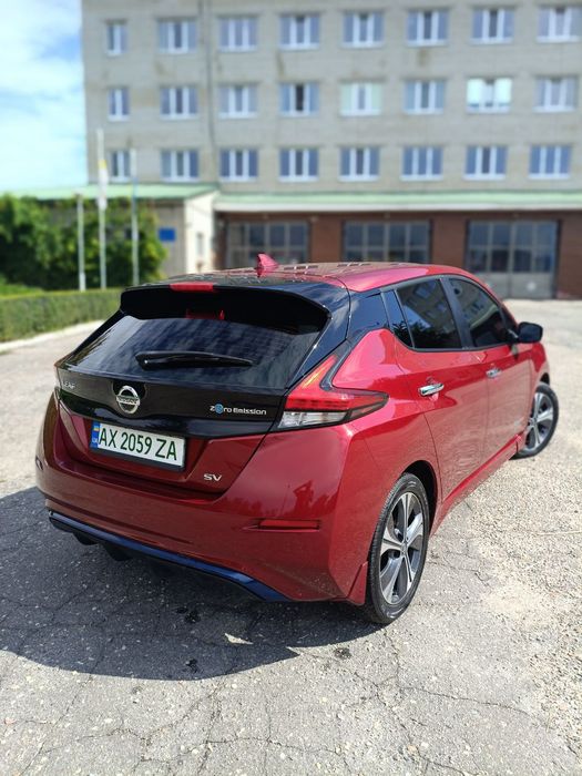 электро автомобиль NISSAN LEAF 2