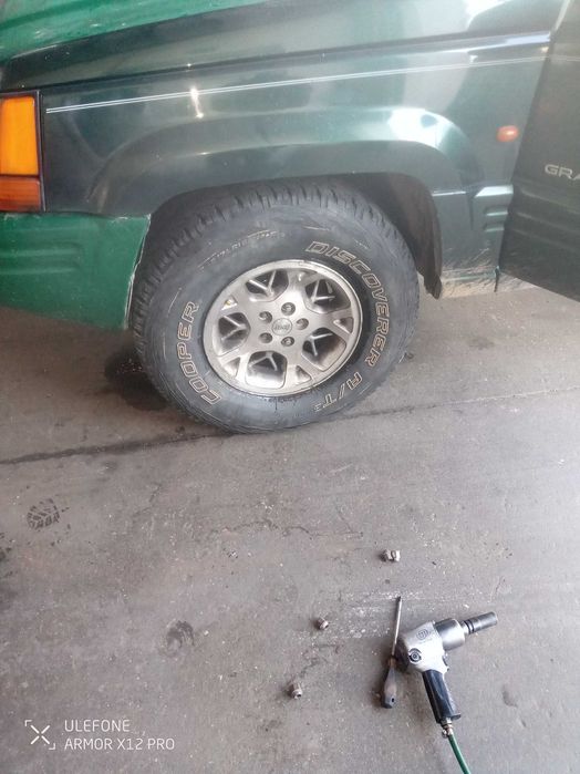 Vendo 4 peuns em bom estado com a medida 265/75/R16