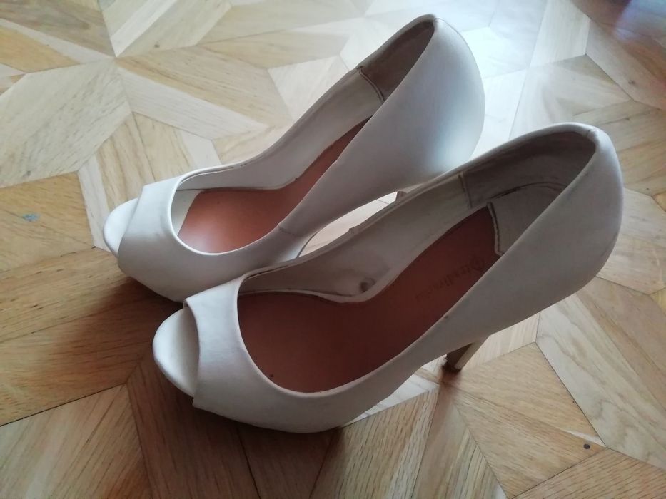 Buty Stradivarius platforma obcas rozmiar 38