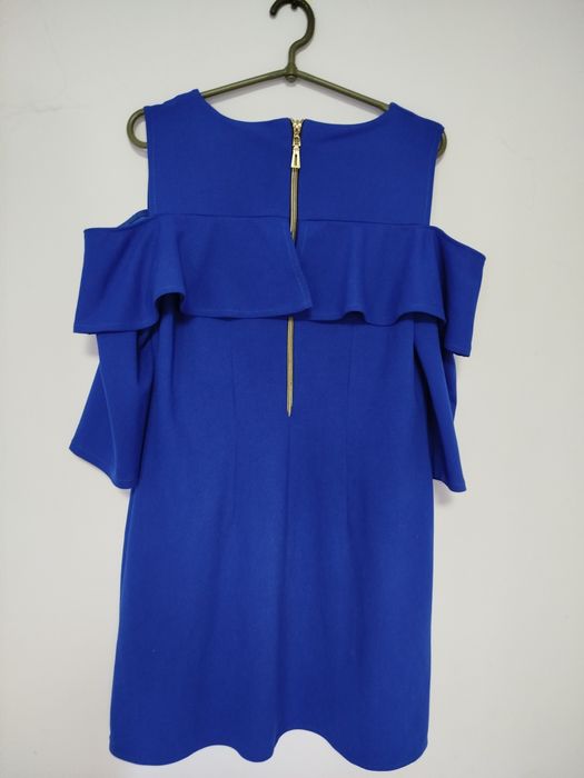 Продам синее платье, с открытыми плечами