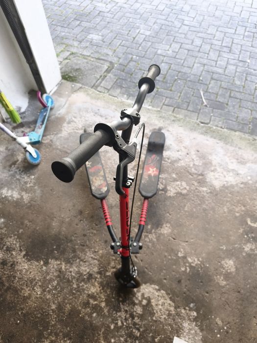 Trotinete usada abrir e fecha