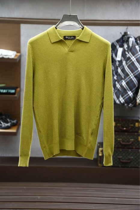 Nowy modny sweter