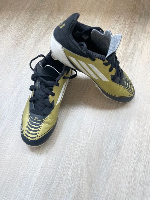 Chuteiras adidas Messi 32