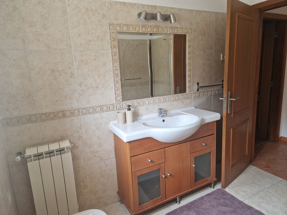 Aluga-se quarto junto ao Hospital de Leiria