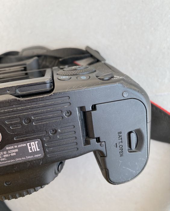 DSLR Canon EOS 90D