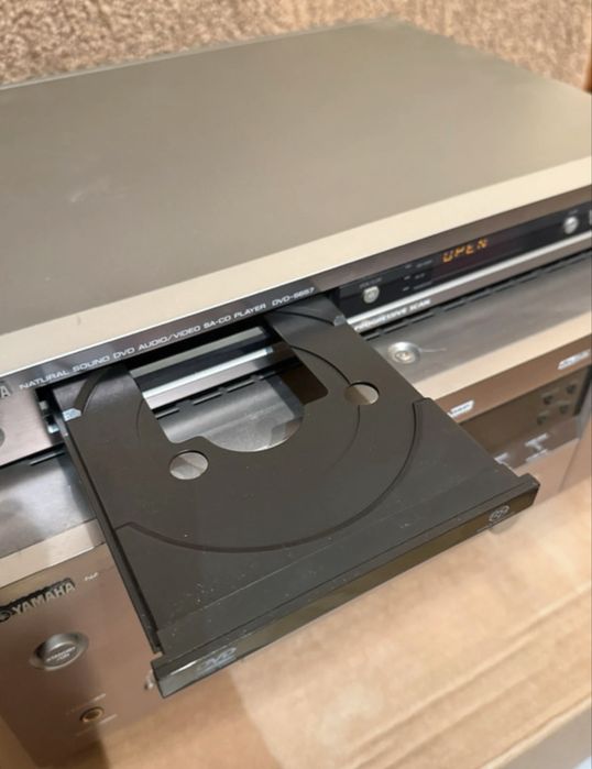 Yamaha amplituner Rx- V457 pilot oraz DVD s657