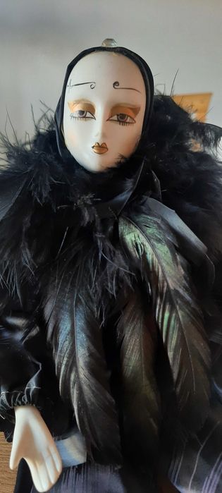 porcelanowa lalka