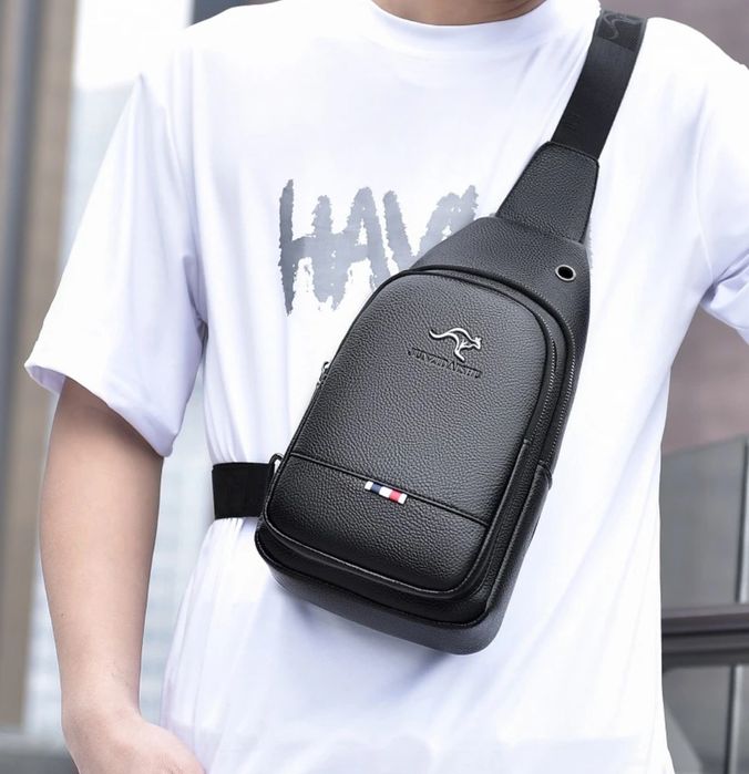 Bolsa de peito preta - Nova