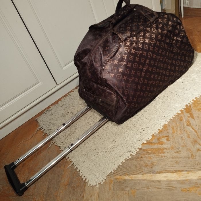 Торба чемодан на колесах, не дорого