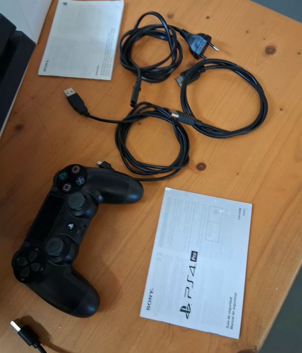 Playstation 4 Pro (PS4) Firmware 12.02 impecável