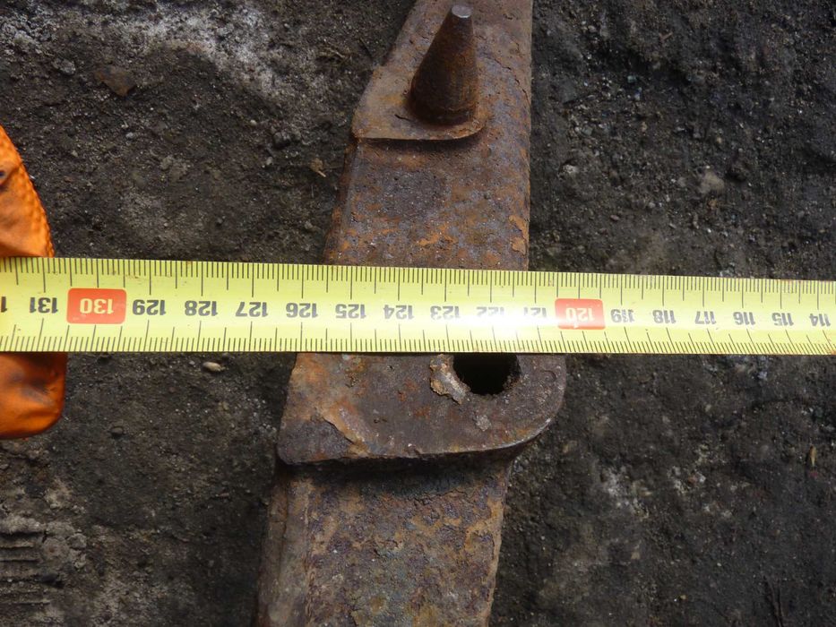 oś tył courier komplet przyczepka  itp