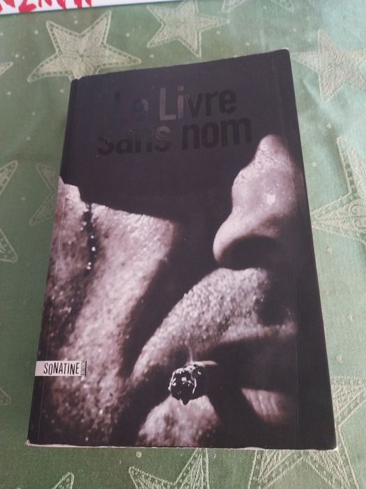 Le livre sans nom. Portes incluídos