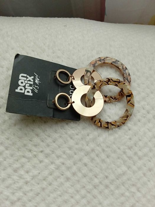 Ciekawa biżuteria i kolczyki damskie