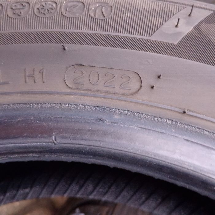 Opony dwie sztuki 165/65 14 Hankook wielosezon 2022 rok