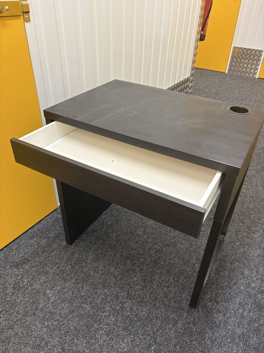 Secretária pequena IKEA