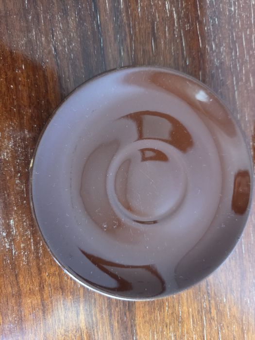4 chávenas de café e 6 pires Candal