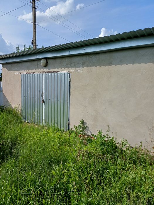 Продам будинок зі всіма зручностями  в селі Гориця.Торг.