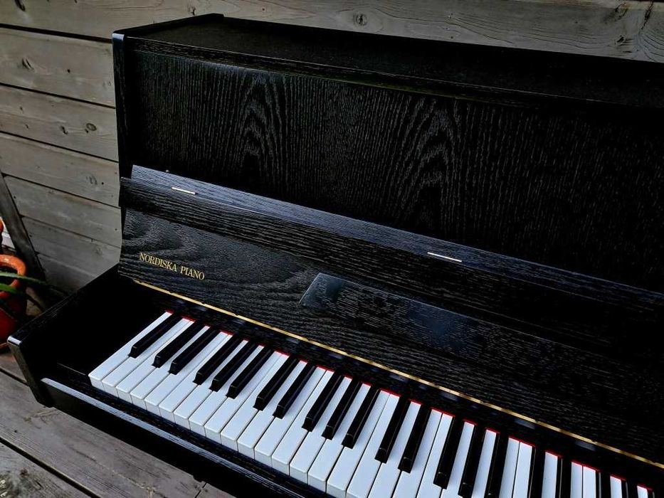 Pianino Nordiska Piano 106,5cm 1985r RENNER Czarny Matowy