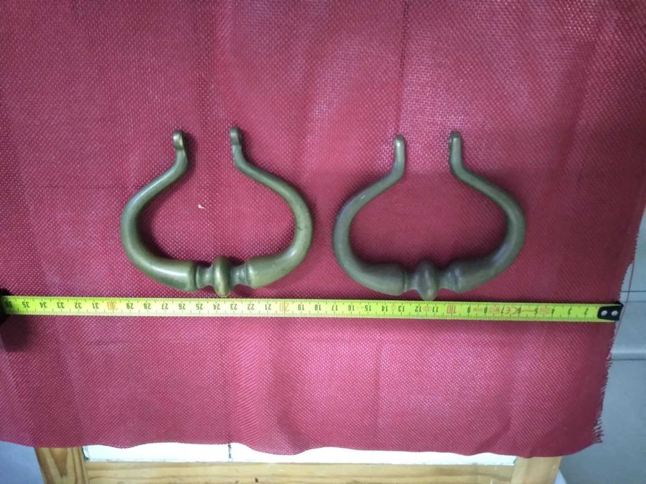 Puxadores antigos de latão. Ler tudo.