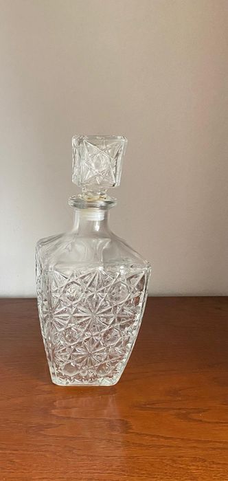 Conjunto 2 garrafas Vintage em vidro trabalhado