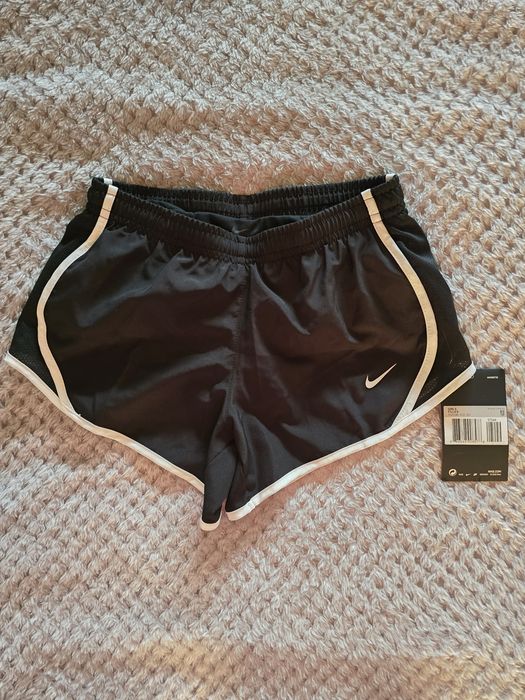 NIKE DRI FIT krótkie spodenki szorty dziewczęce 6-8 lat