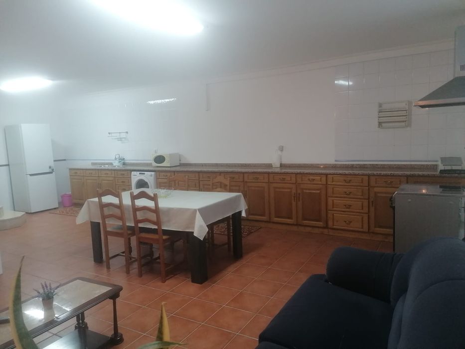 Aluga Andar de Moradia