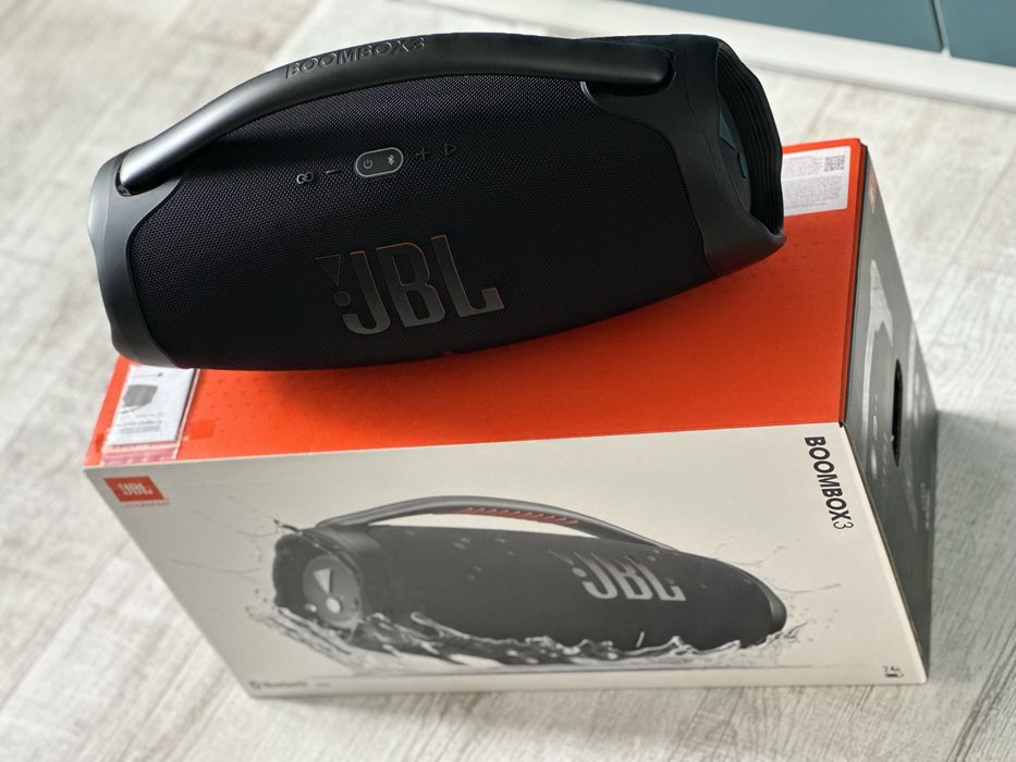 Продам портативну колонку JBL Boombox 3. Нова.