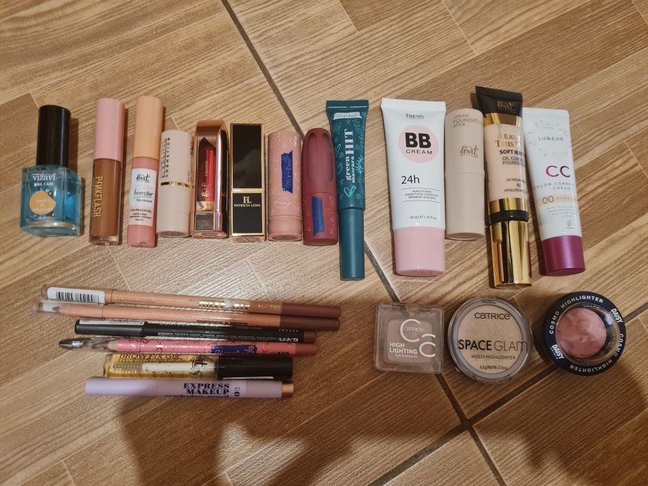Лот косметики різне