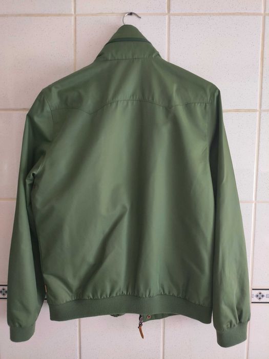 Casaco Levis, valor negociável