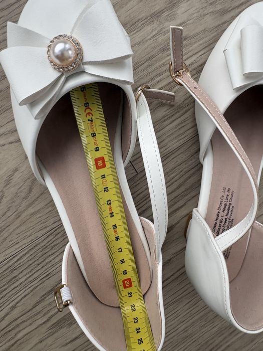 Sprzedam śliczne buciki na komunie i nie tylko:)