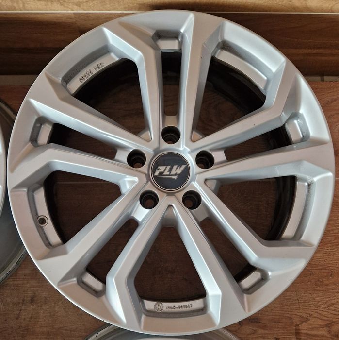 Оригінальні легкосплавні диски VW Skoda Mercedes Audi R18 5x112 ET 38