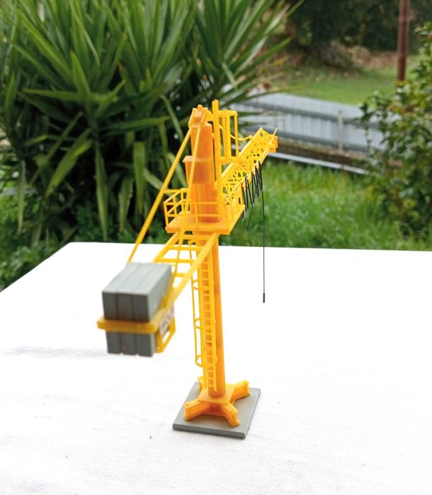 KIBRI 39817, Grua com torre de soleira (Reservado AC)
