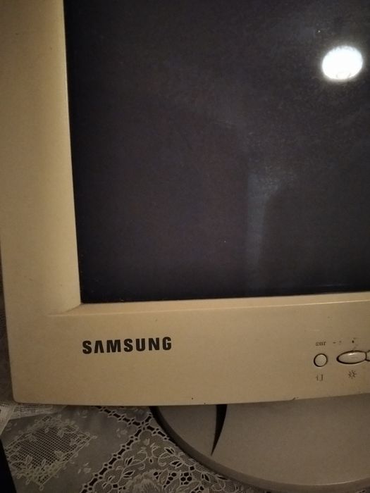Монитор  Samsung