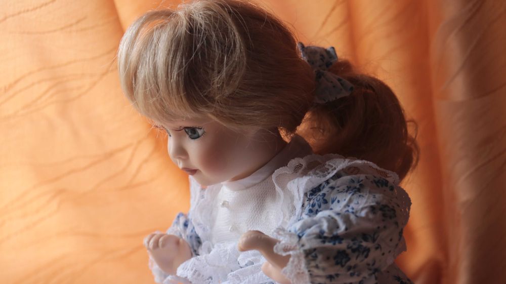 Boneca de porcelana musical Alberon Dolls